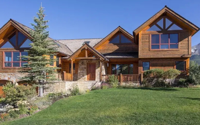 Lodge ON THE Point by Exceptional Stays