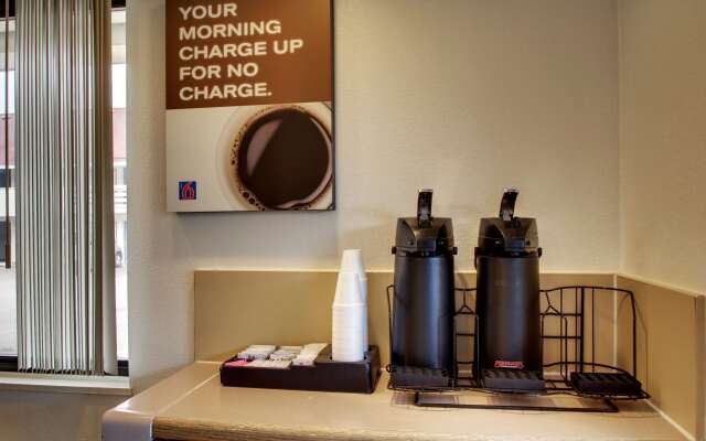 Motel 6 Cedar Rapids, IA