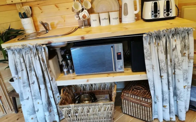 Charming 1-bed Cabin in Gaerwen