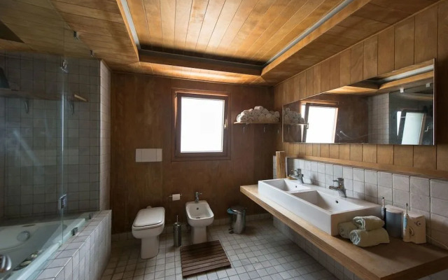 Cosmopolitan Maison