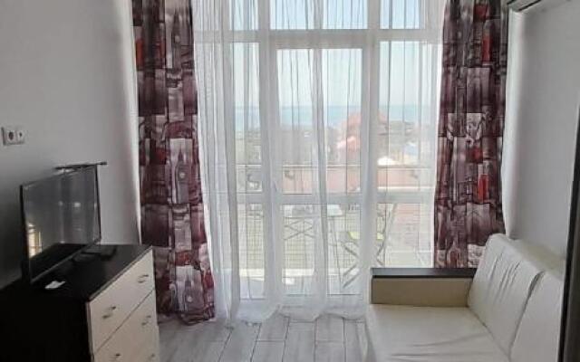 Apartments on 13 Chkalova Street