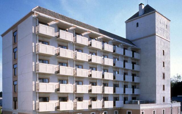 Season Inn Amigos