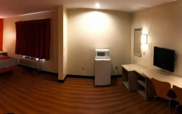 Motel 6 Urbana, IL
