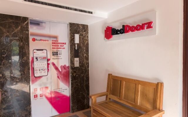 Reddoorz Plus Near Westlake Tay Ho