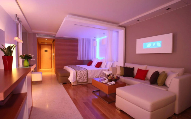 Amathus Elite Suites(Ixia)