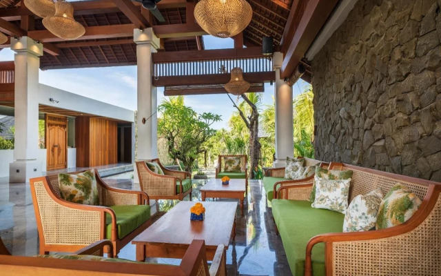 Unagi Wooden Villa by Emana