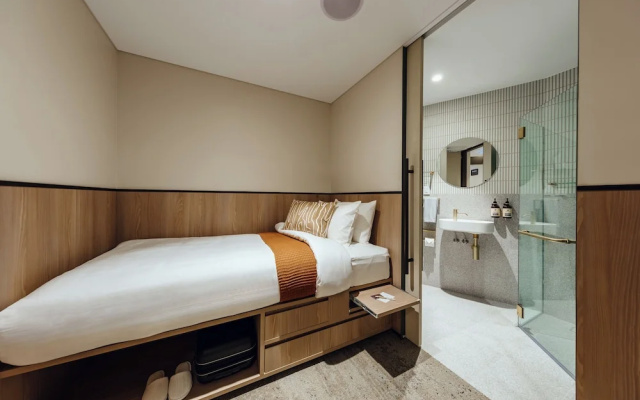 Aerotel Sydney - Inside International Terminal Airport – Guest Rooms – Sydney