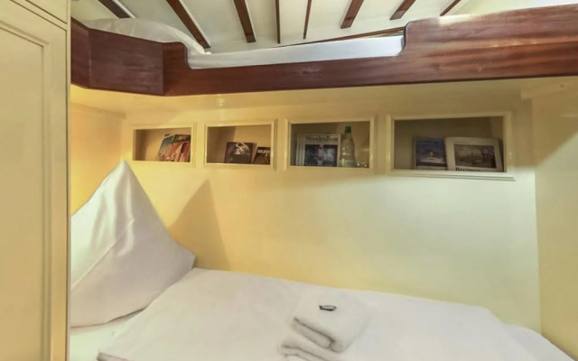 Hotelschiff Nedeva Bremen