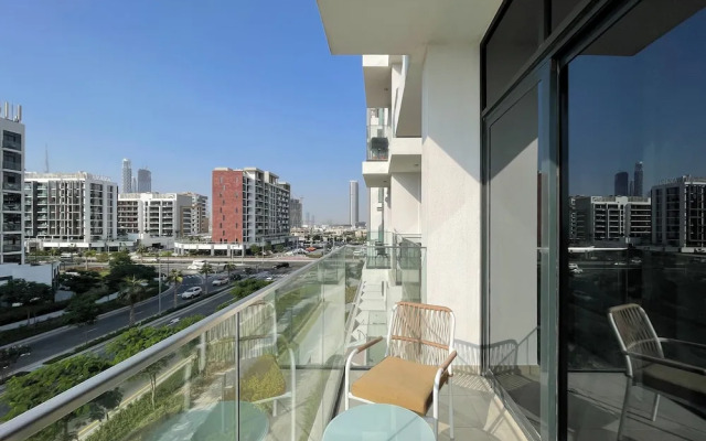 Bright and cozy studio in Azizi Riviera