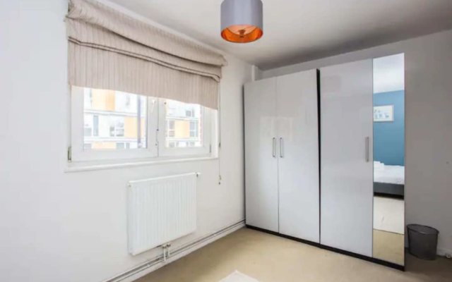 Spacious Central 3 Bedroom Apartment in Old Street
