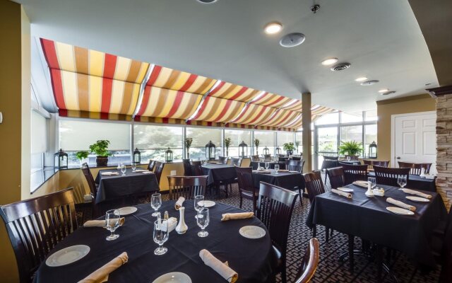 Monte Carlo Inn Barrie Suites