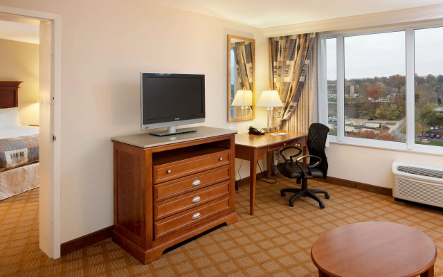 DoubleTree by Hilton Hotel Jefferson City