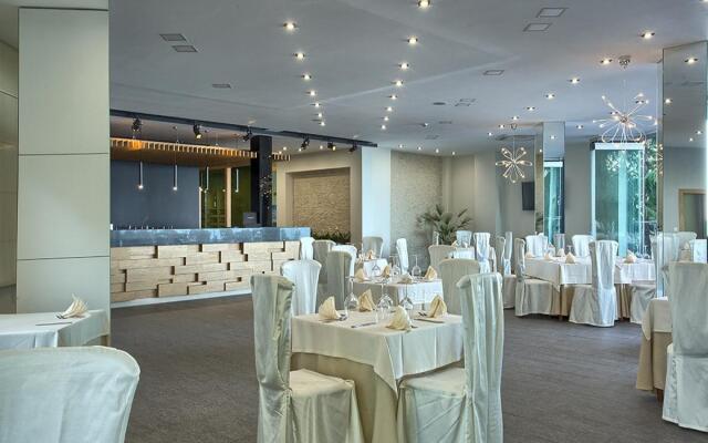 Luna Beach Hotel - Half Board & All Inclusive