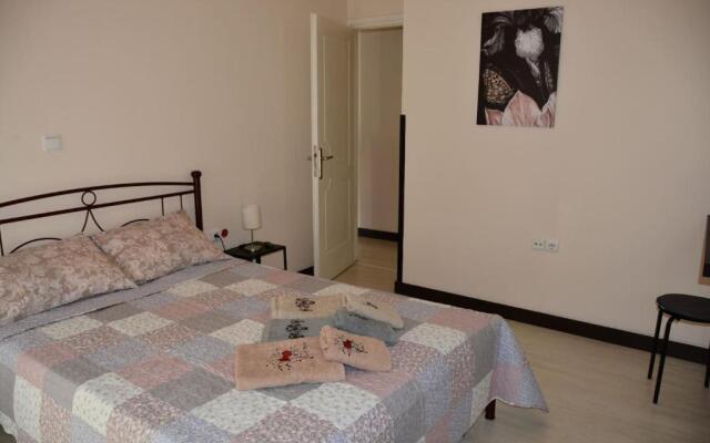 Modern apartment, 5΄ walk from central metro station
