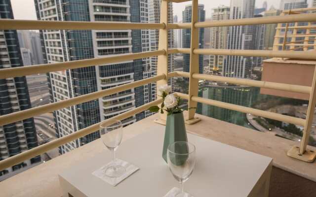 Deluxe Apartment with Lake View