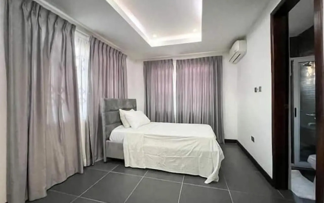 Apartment in East Airport