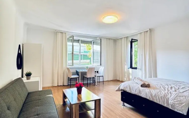 Spacious Garden Villa for 16 Guests