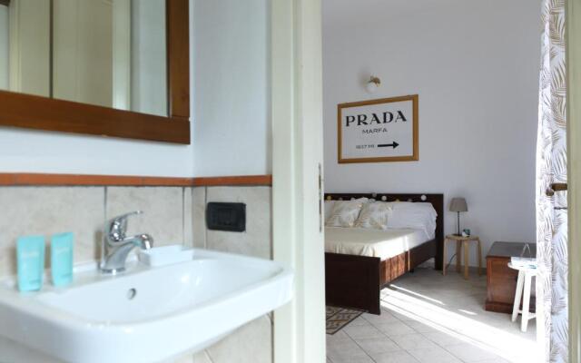 SELF Apartments - Coastal Suite and Central Balcony