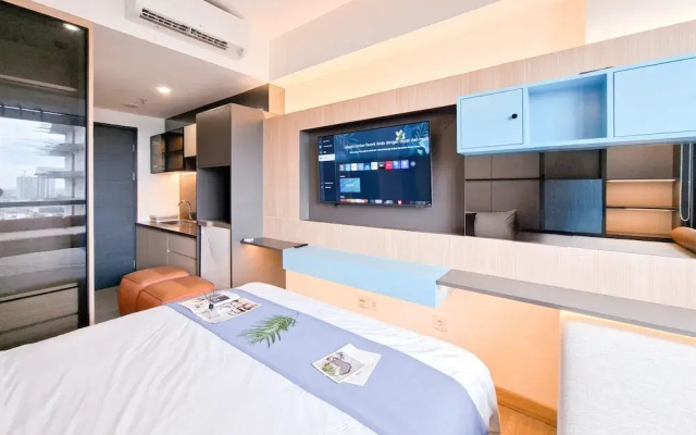 Good And Comfy Studio At Collins Boulevard Apartment