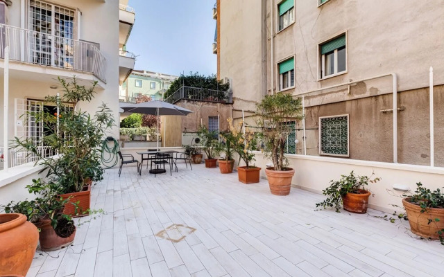 Gianicolo Apartment with Terrace