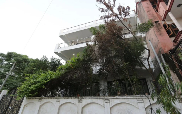 OYO 17007 Rising Inn