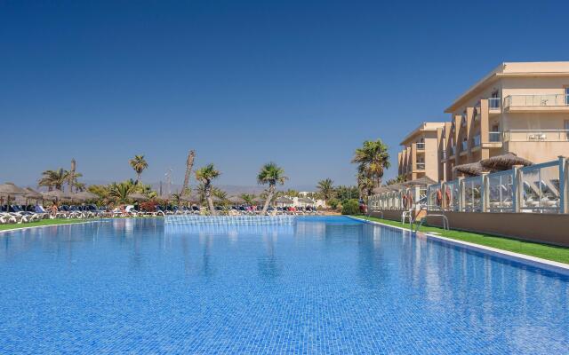 Cabogata Beach Hotel