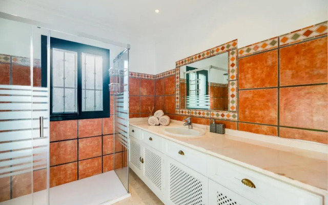 All About Casa Roca