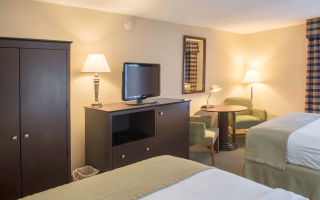 Spark by Hilton Hummelstown Hershey