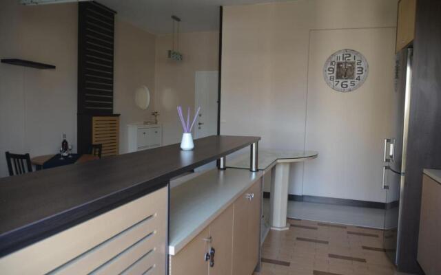 Modern apartment, 5΄ walk from central metro station