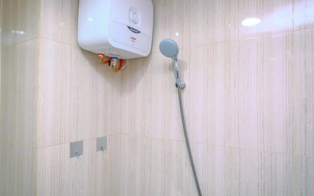 Homey And Comfy 2Br Sentul Tower Apartment