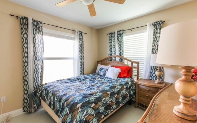 Seatuit Condominiums