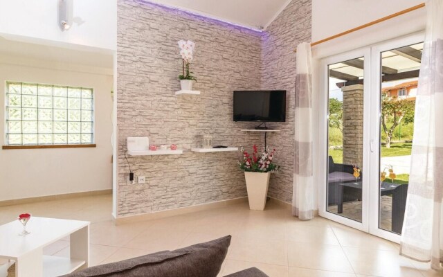 Beautiful Home in Pula With Wifi and 2 Bedrooms