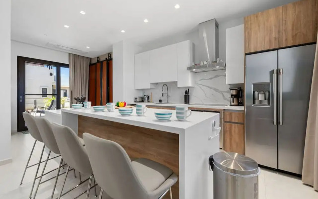 Sea View Exclusive Penthouse Outdoor Dining 3BR