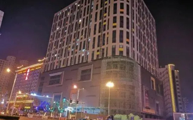 Sutian Homestay (Yuncheng Dongxing Upward Plaza)