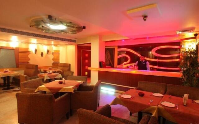 Wingston A TreeHouse Hotel Mathura