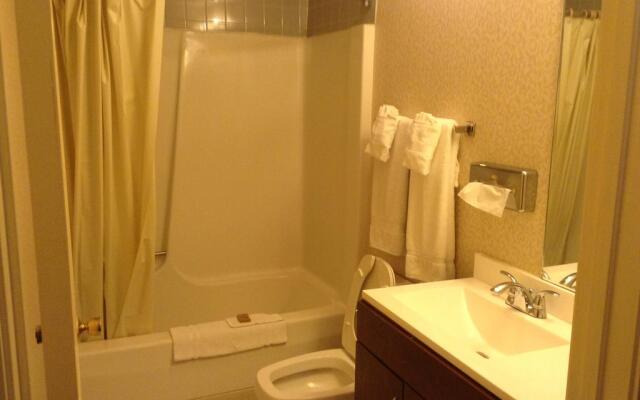 Baldwin Inn & Suites