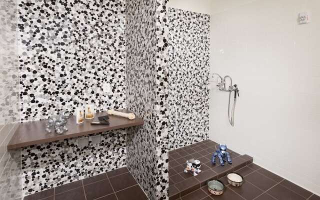 Global Luxury Suites at Hidden Creek