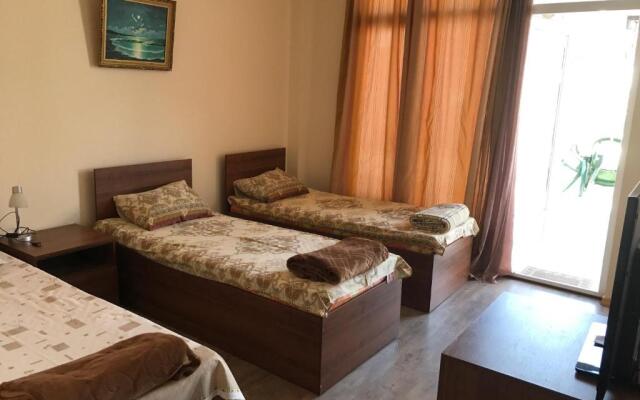 Guest house Mandarin on Titova 85