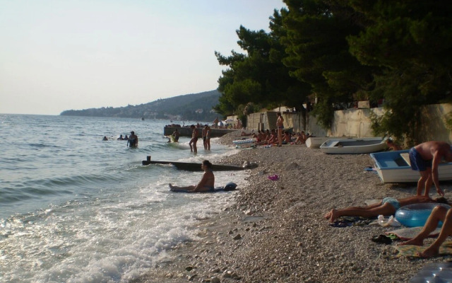 Kate - 20m From the Beach - A1