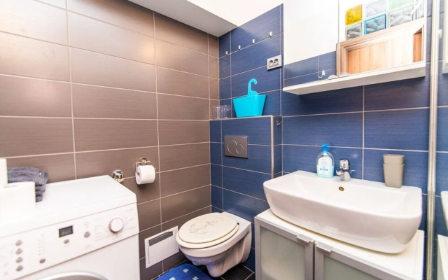 Relaxing Modern & Sunny Apartment in the Centre