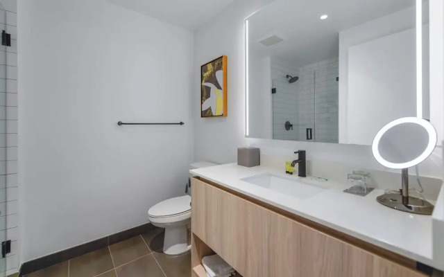 Spacious King Studio at Downtown Miami