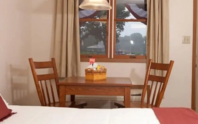 Creekwood Motel