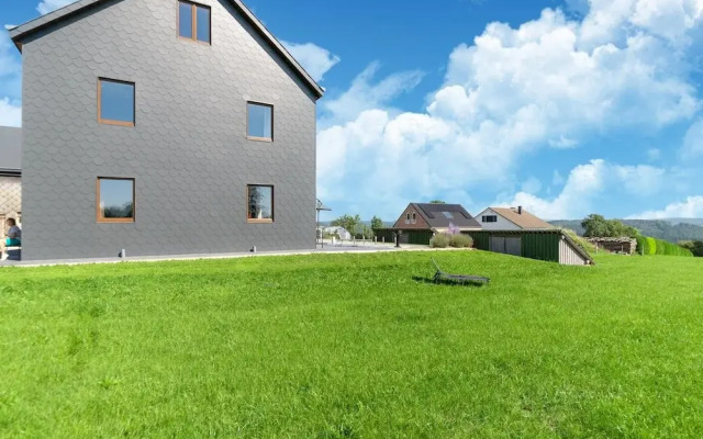 Spacious Getaway Near Spa F1