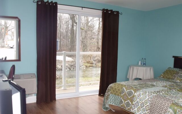 Motel & Restaurant De La Plage