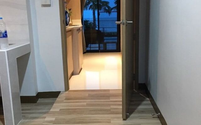 La Playa Beach Front Pool Villa Cha-am