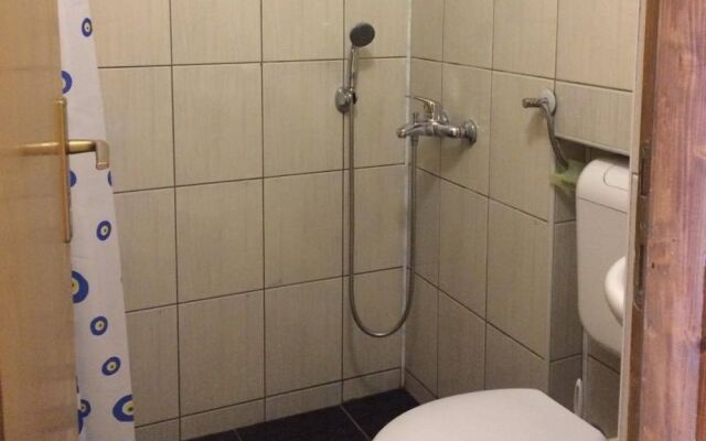 Haris Youth Hostel