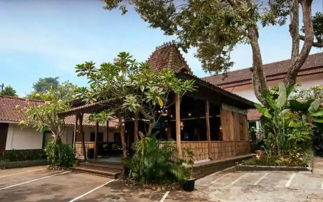 Tlogo Resort & Goa Rong View