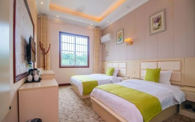 Chunlan Business Hotel