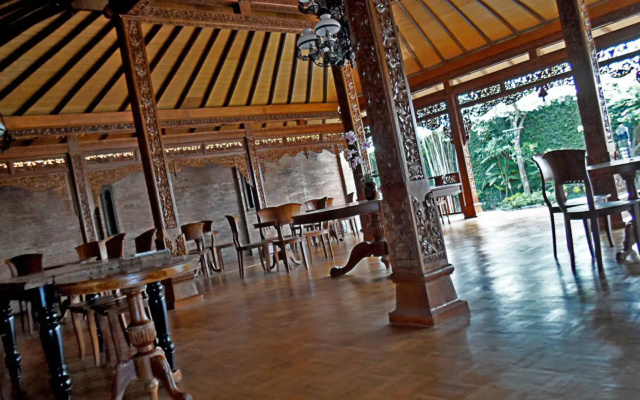 The Edelweiss Hideaway Villa Solo