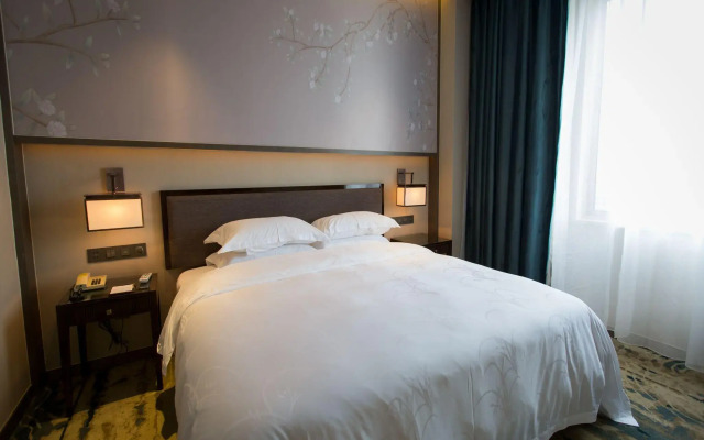Zhangjiagang Guomao Hotel